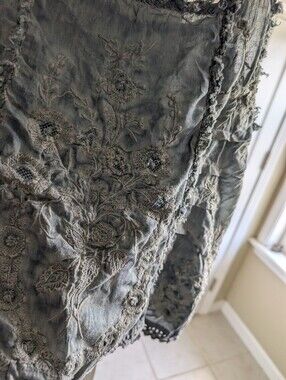 Magnolia Pearl Embroidered Tank Top Shirt NWT This Is A Bluish Gray 💙🩶 Color